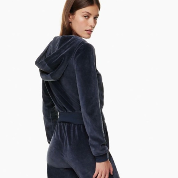 Aritzia Tna On Cloud 90’s Velour Zip Hoodie in Admiral Navy Blue sz Small - Picture 3 of 10